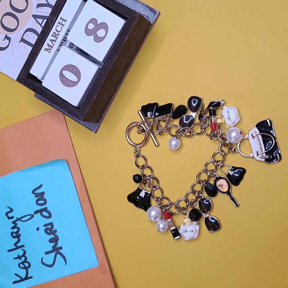 EUC BLACK GOLD LIPSTICK SHOE BAG SUNGLASSES PEARL CHARM BLACK WHITE BRACELET